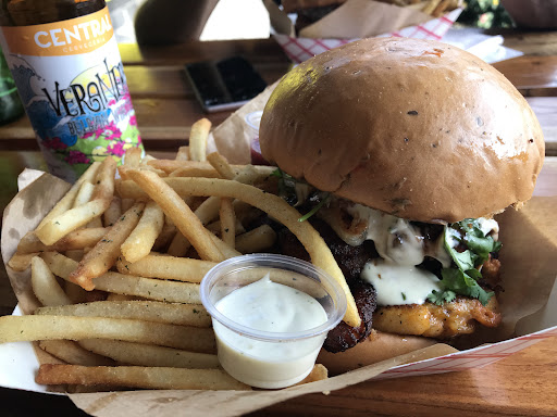 Restaurante Aqui Va La Niña