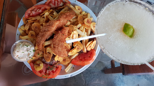 Salsa y Carbón Restaurante