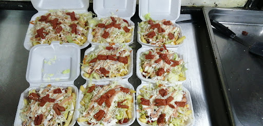 El Salchipapas the Food truck